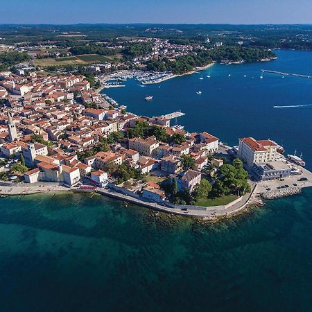 1 Bedroom Beautiful Apartment In Porec Esterno foto