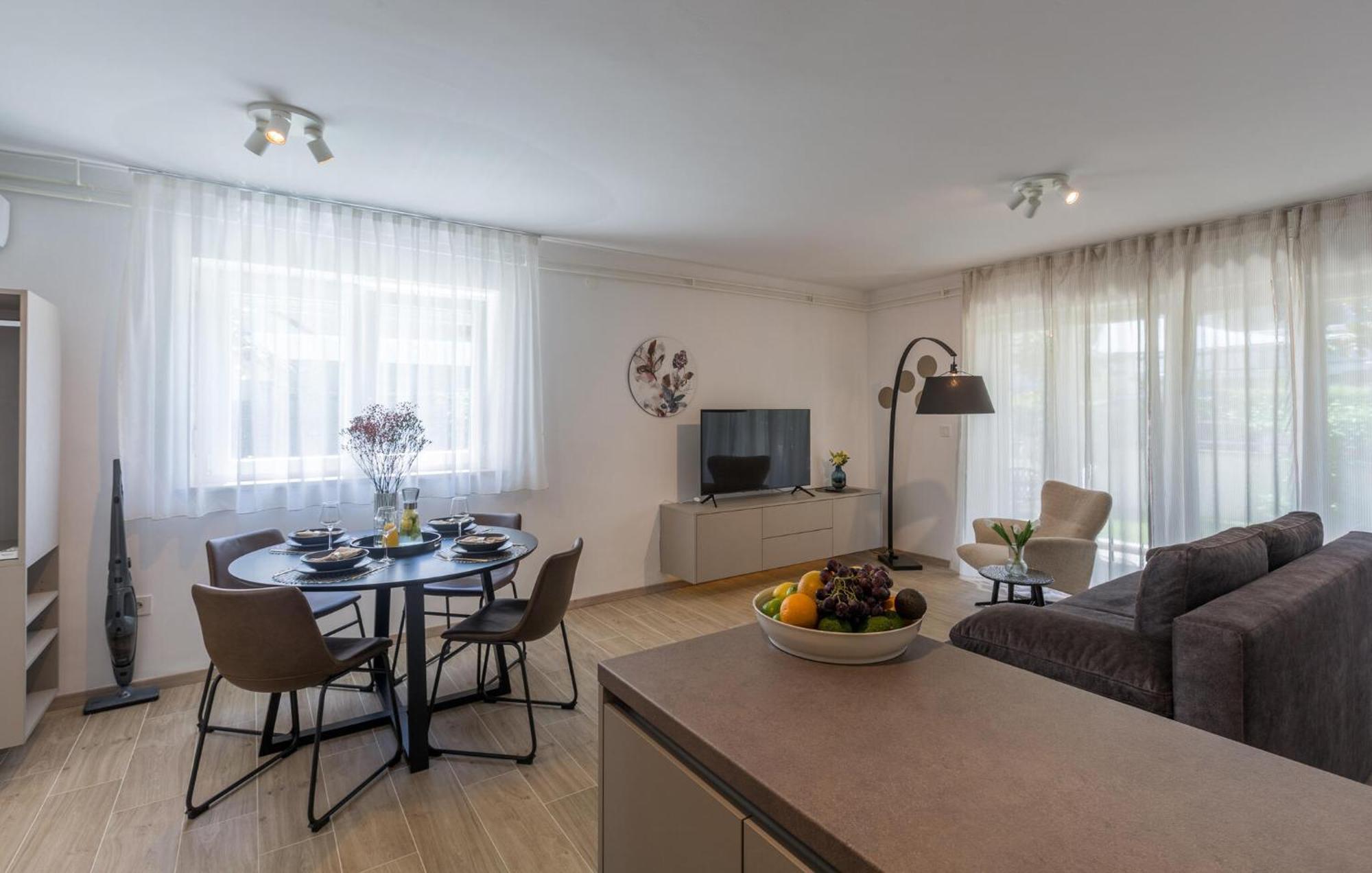 1 Bedroom Beautiful Apartment In Porec Esterno foto