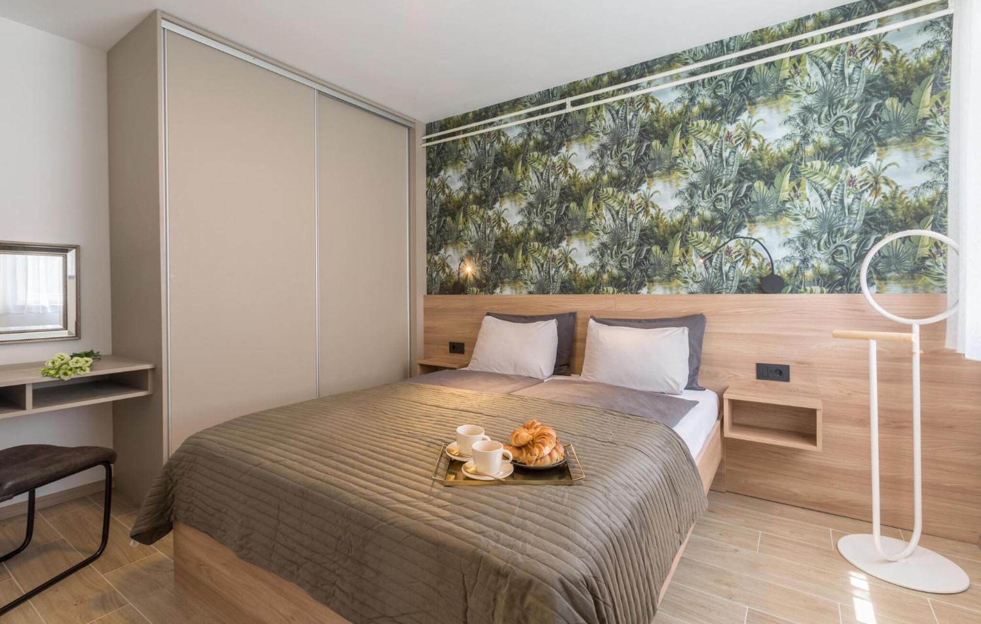 1 Bedroom Beautiful Apartment In Porec Esterno foto